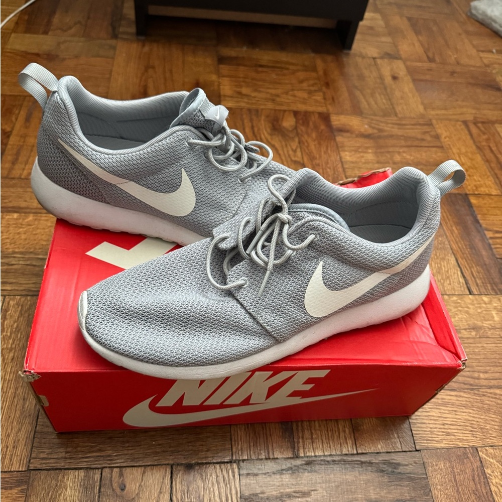 Nike Roshe One - 9.5